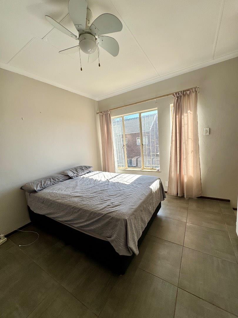1 Bedroom Property for Sale in Pierre Van Ryneveld Gauteng