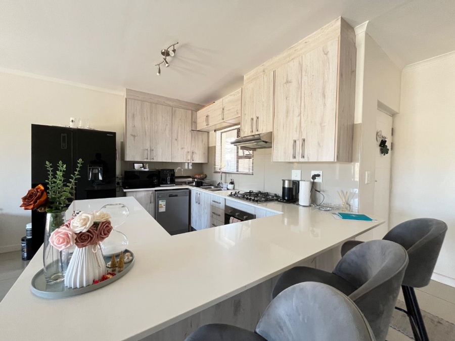 2 Bedroom Property for Sale in Illiondale Gauteng