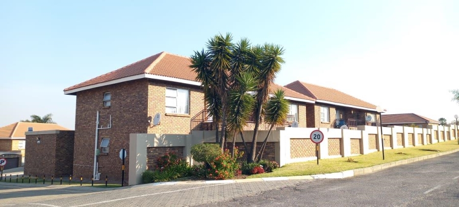 2 Bedroom Property for Sale in Birchleigh Gauteng