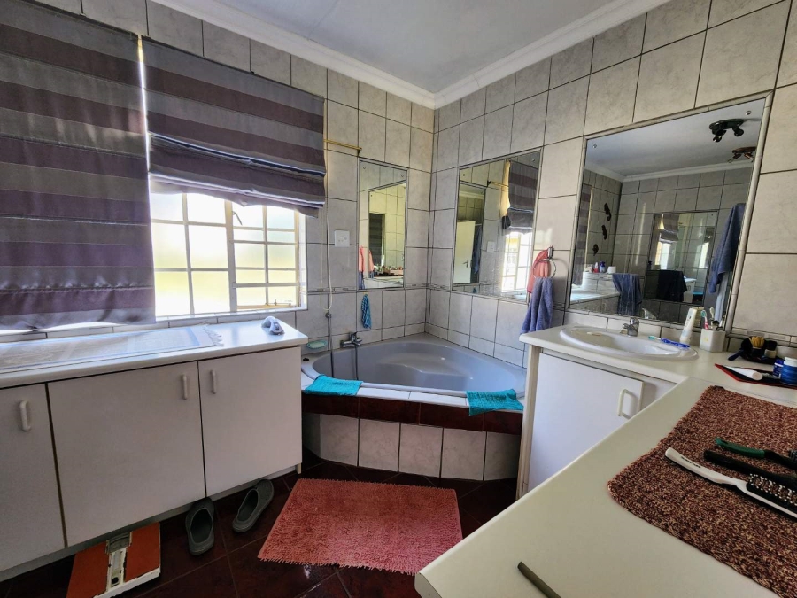8 Bedroom Property for Sale in Villieria Gauteng