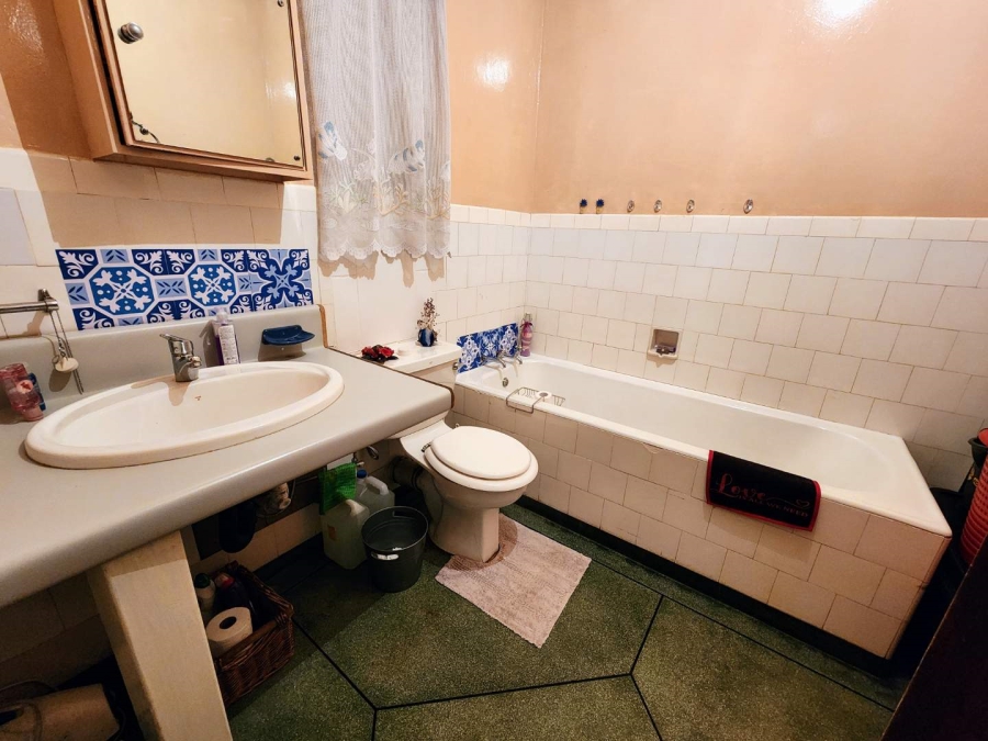 8 Bedroom Property for Sale in Villieria Gauteng