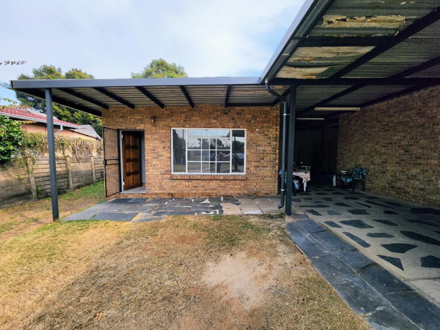 8 Bedroom Property for Sale in Villieria Gauteng