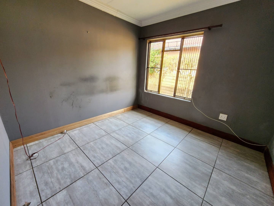 8 Bedroom Property for Sale in Villieria Gauteng