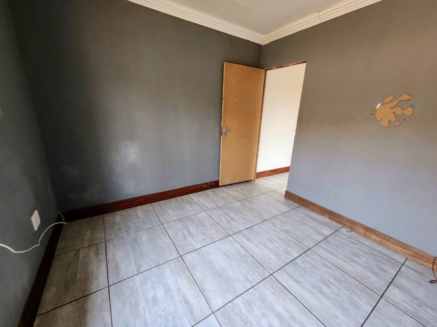 8 Bedroom Property for Sale in Villieria Gauteng