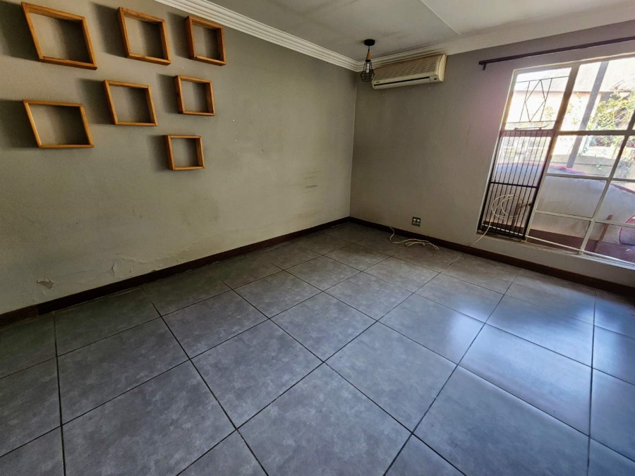 8 Bedroom Property for Sale in Villieria Gauteng