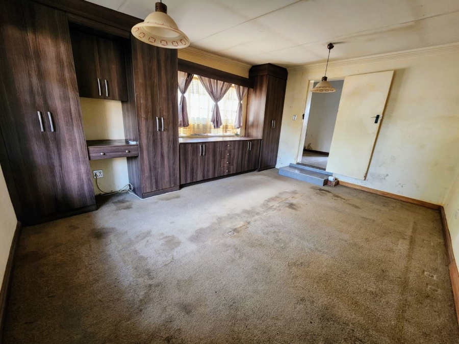 8 Bedroom Property for Sale in Villieria Gauteng