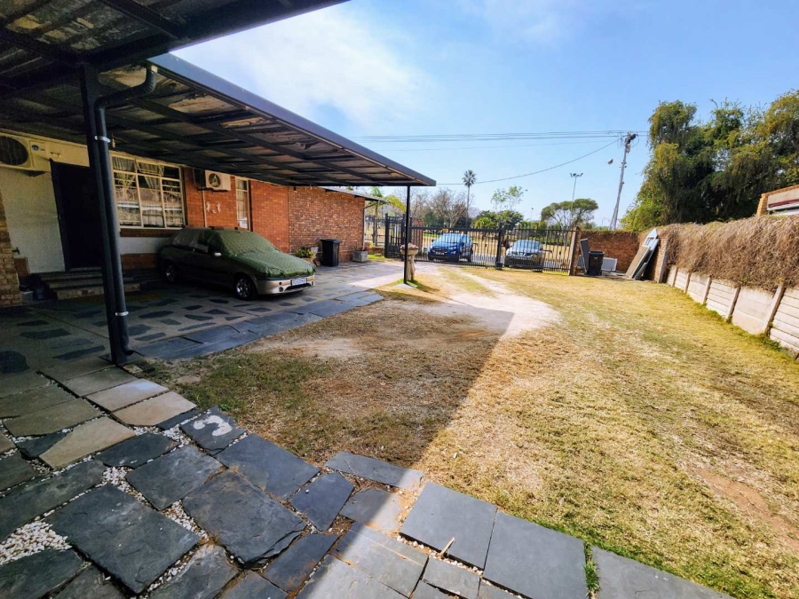 8 Bedroom Property for Sale in Villieria Gauteng