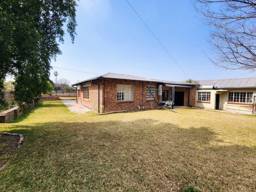 8 Bedroom Property for Sale in Villieria Gauteng