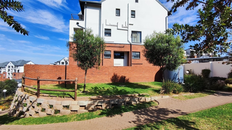 3 Bedroom Property for Sale in Oakdene Gauteng