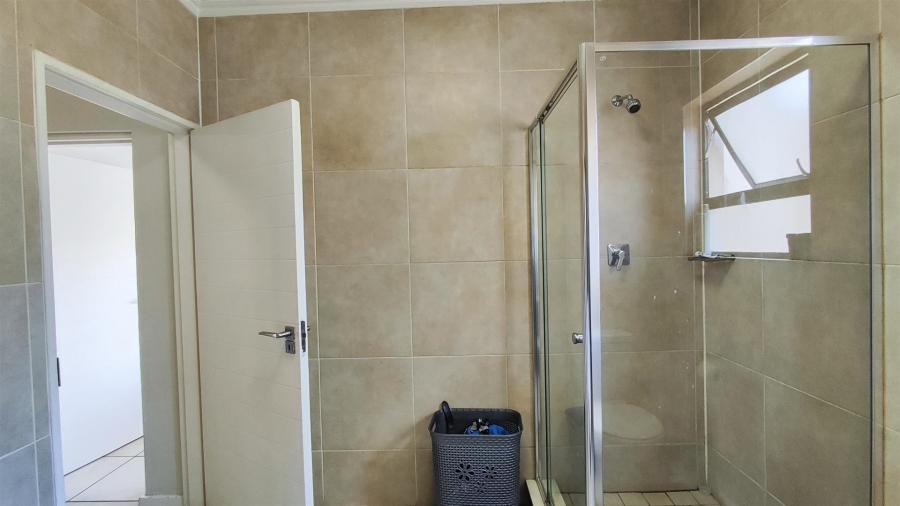 3 Bedroom Property for Sale in Oakdene Gauteng