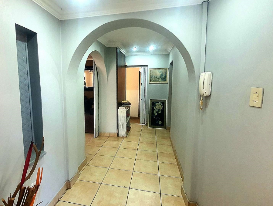 5 Bedroom Property for Sale in Verwoerdpark Gauteng