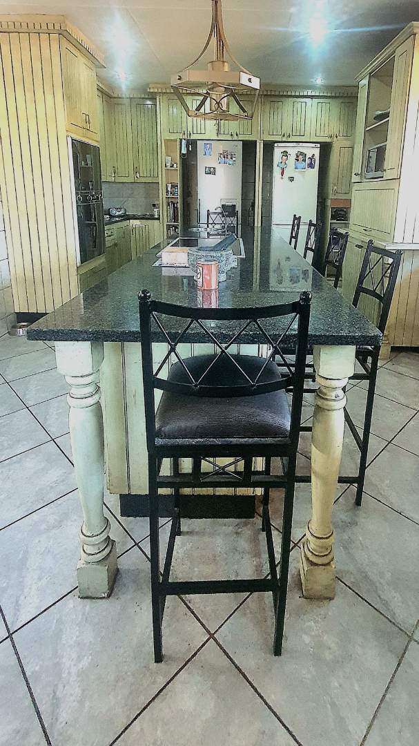 5 Bedroom Property for Sale in Verwoerdpark Gauteng
