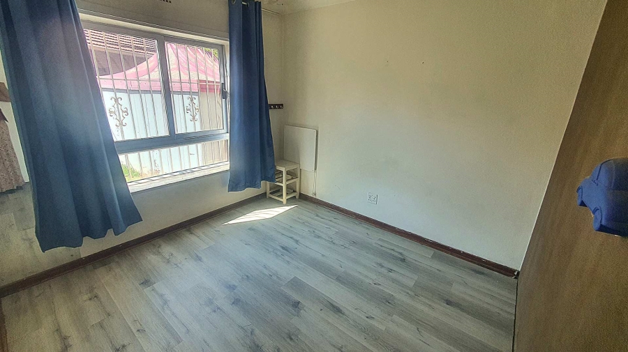 5 Bedroom Property for Sale in Verwoerdpark Gauteng