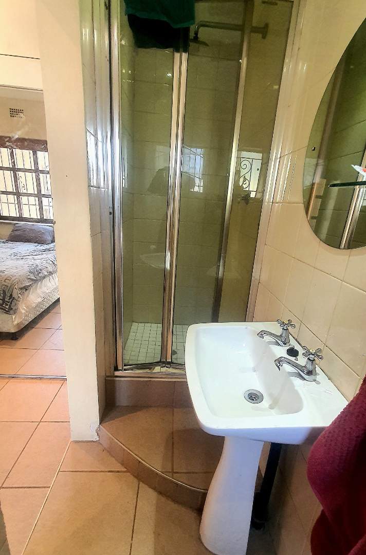 5 Bedroom Property for Sale in Verwoerdpark Gauteng