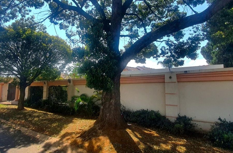 5 Bedroom Property for Sale in Verwoerdpark Gauteng