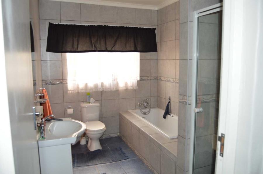 5 Bedroom Property for Sale in Henley on Klip Gauteng