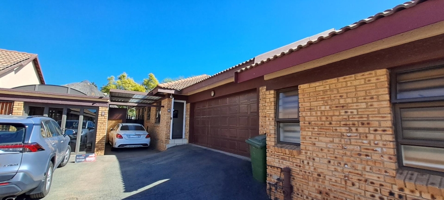 3 Bedroom Property for Sale in New Redruth Gauteng