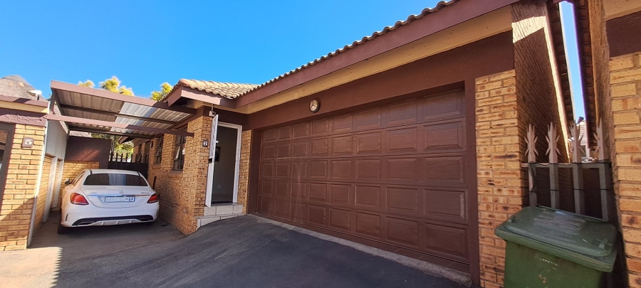 3 Bedroom Property for Sale in New Redruth Gauteng