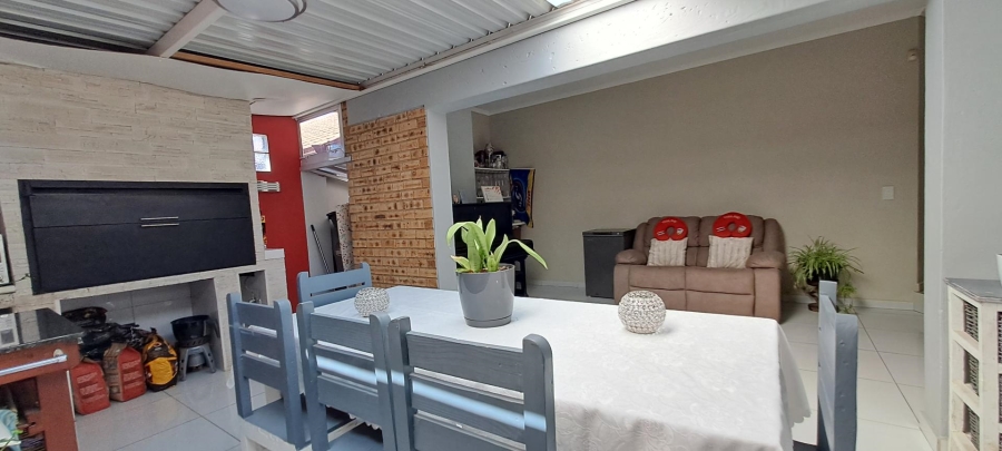 3 Bedroom Property for Sale in New Redruth Gauteng