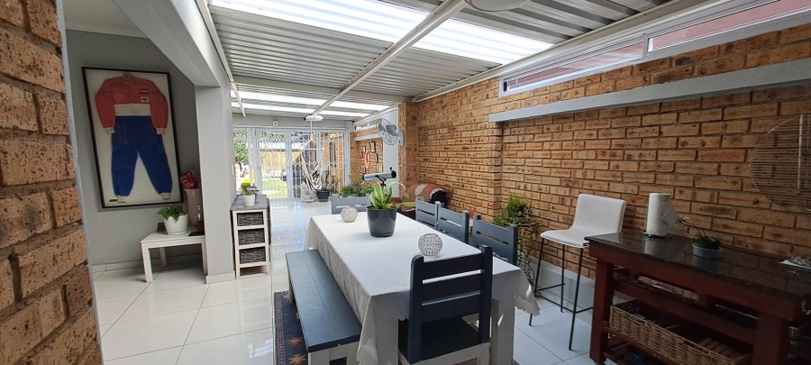 3 Bedroom Property for Sale in New Redruth Gauteng