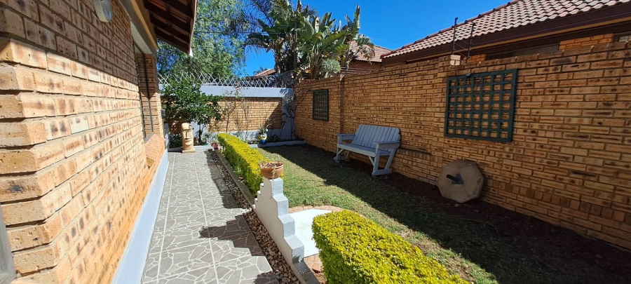 3 Bedroom Property for Sale in New Redruth Gauteng