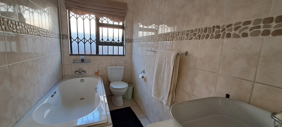 3 Bedroom Property for Sale in New Redruth Gauteng
