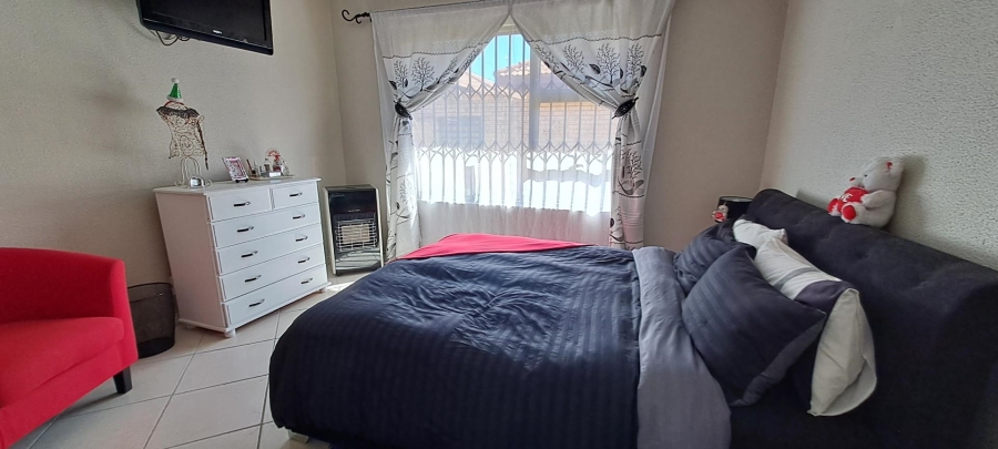 3 Bedroom Property for Sale in New Redruth Gauteng