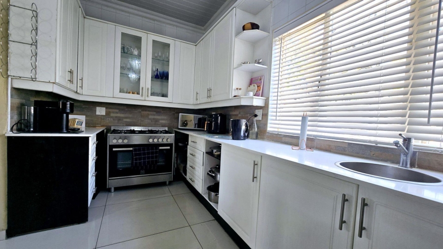 4 Bedroom Property for Sale in Waterkloof Gauteng