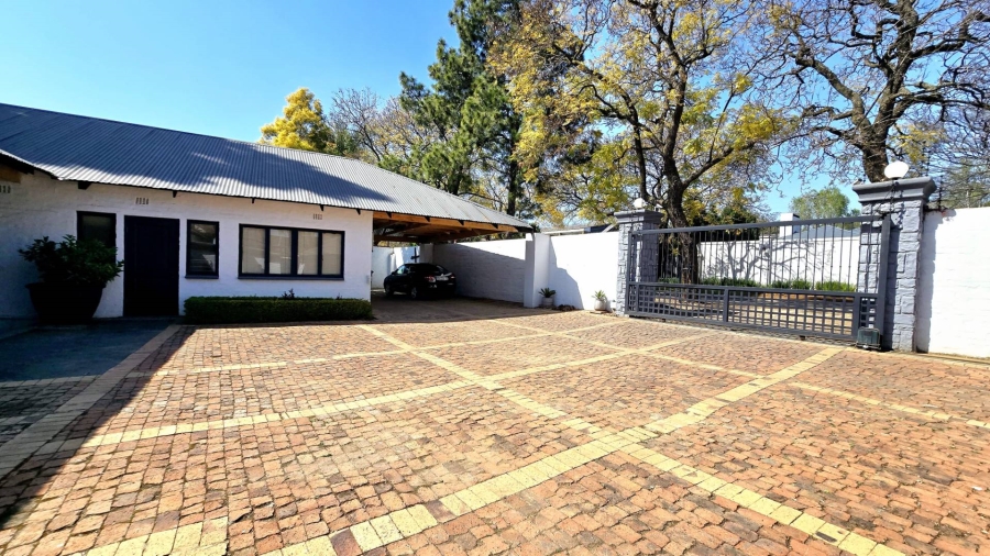 4 Bedroom Property for Sale in Waterkloof Gauteng