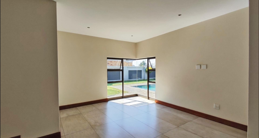 5 Bedroom Property for Sale in Helderwyk Gauteng