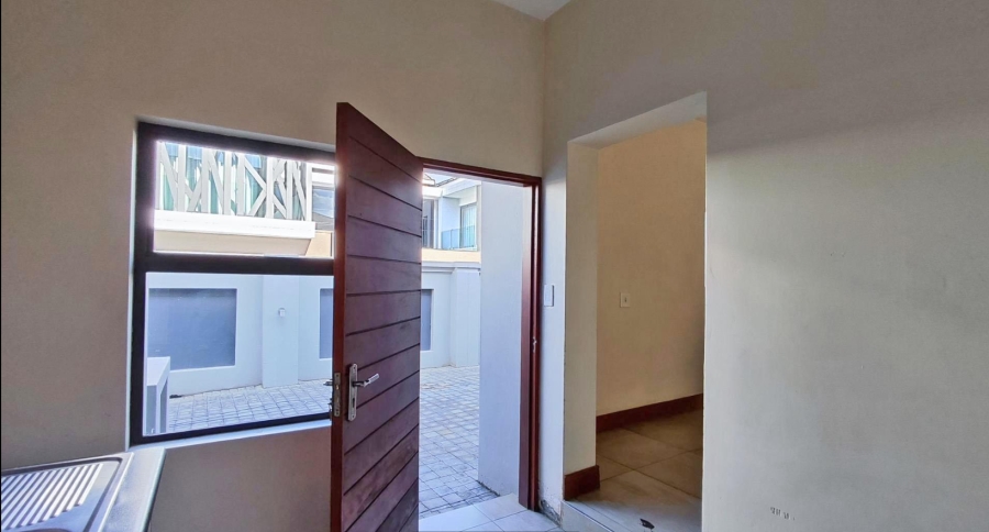 5 Bedroom Property for Sale in Helderwyk Gauteng