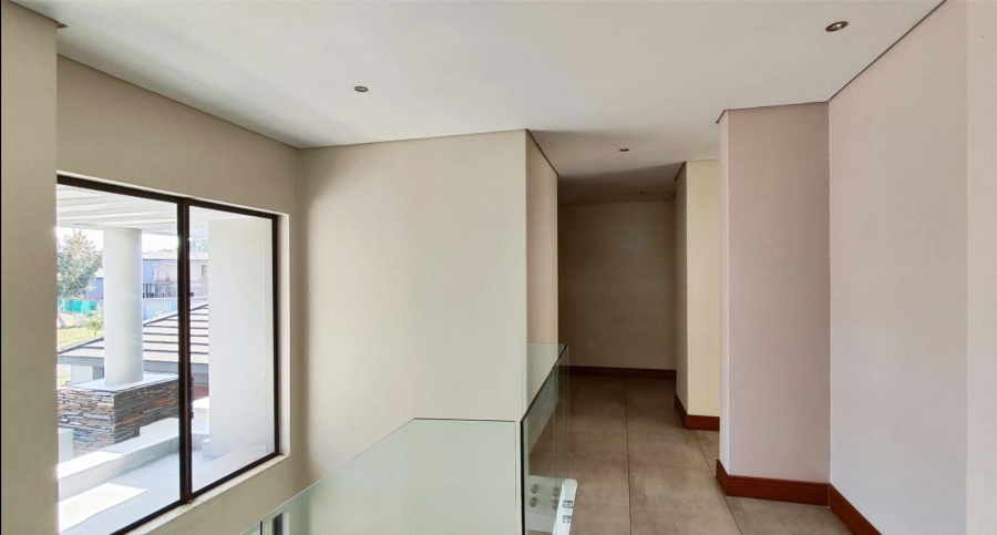 5 Bedroom Property for Sale in Helderwyk Gauteng