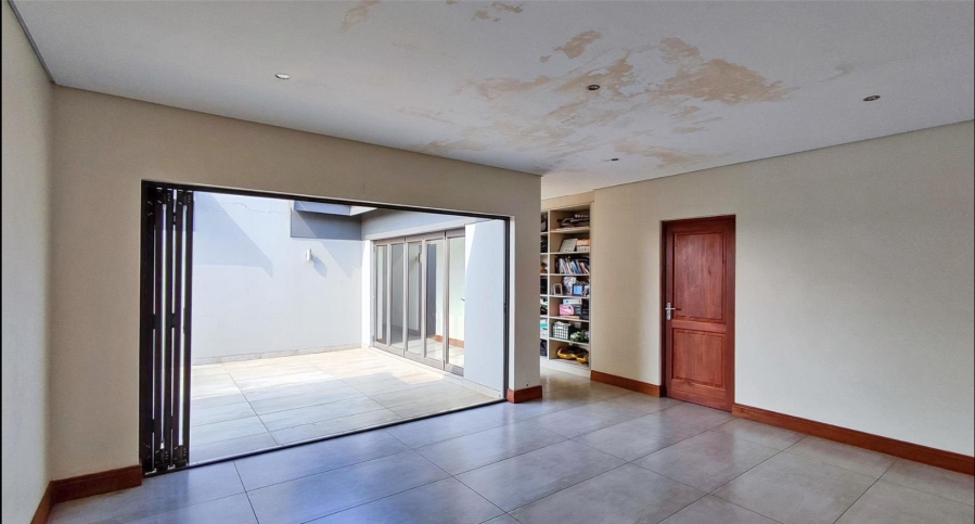 5 Bedroom Property for Sale in Helderwyk Gauteng