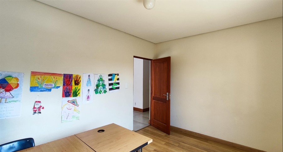 5 Bedroom Property for Sale in Helderwyk Gauteng