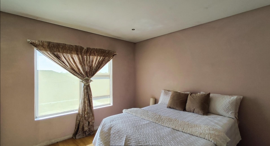 5 Bedroom Property for Sale in Helderwyk Gauteng