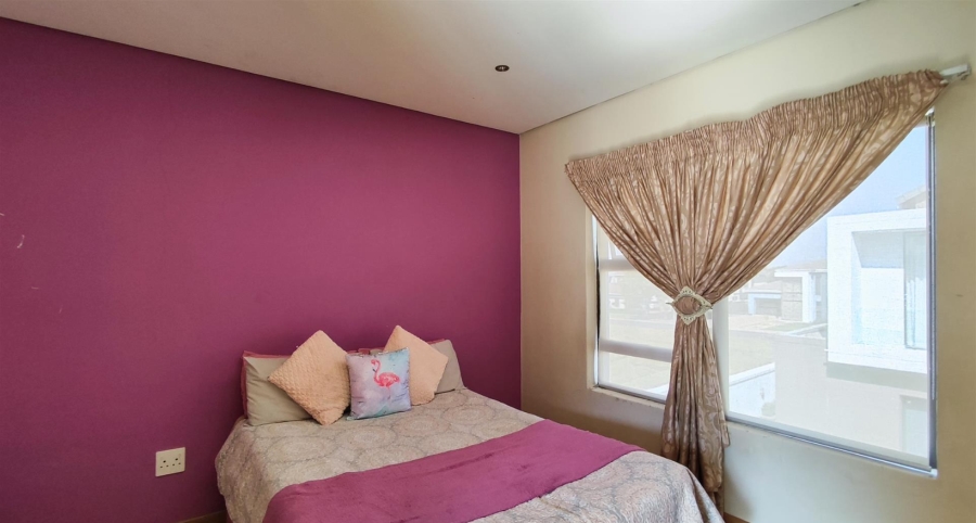 5 Bedroom Property for Sale in Helderwyk Gauteng