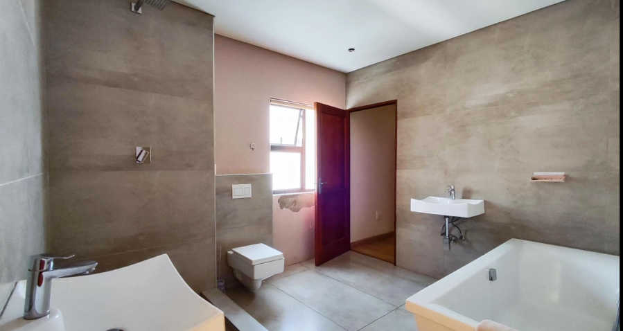 5 Bedroom Property for Sale in Helderwyk Gauteng