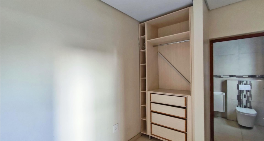 5 Bedroom Property for Sale in Helderwyk Gauteng