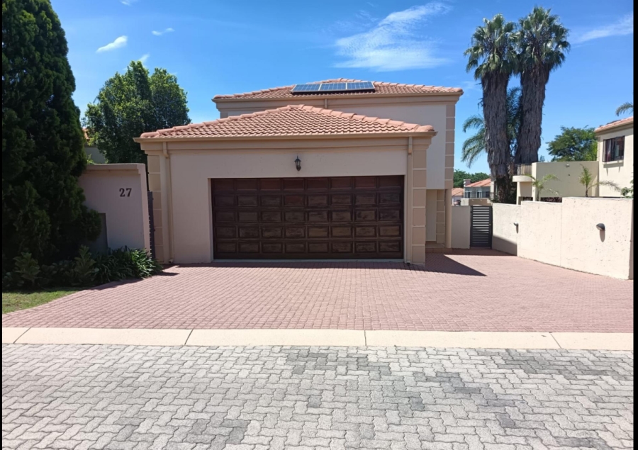 4 Bedroom Property for Sale in Broadacres Gauteng
