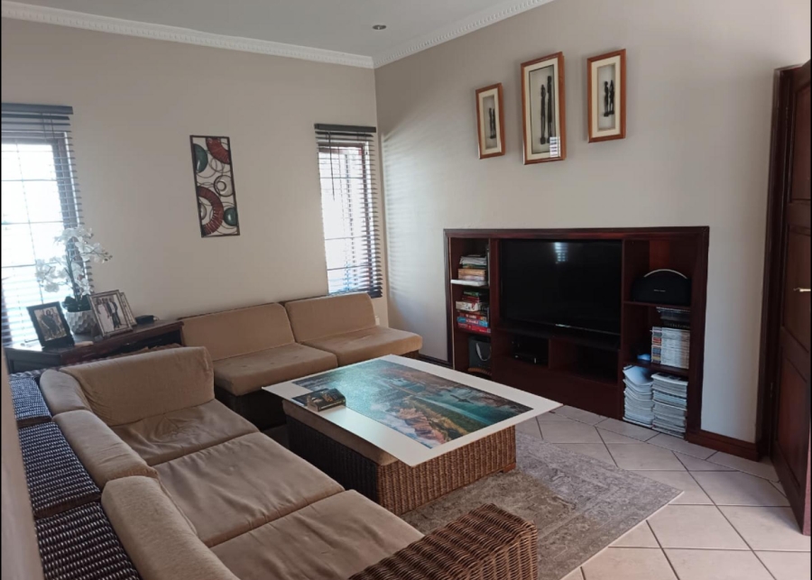 4 Bedroom Property for Sale in Broadacres Gauteng