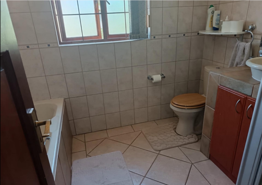 4 Bedroom Property for Sale in Broadacres Gauteng