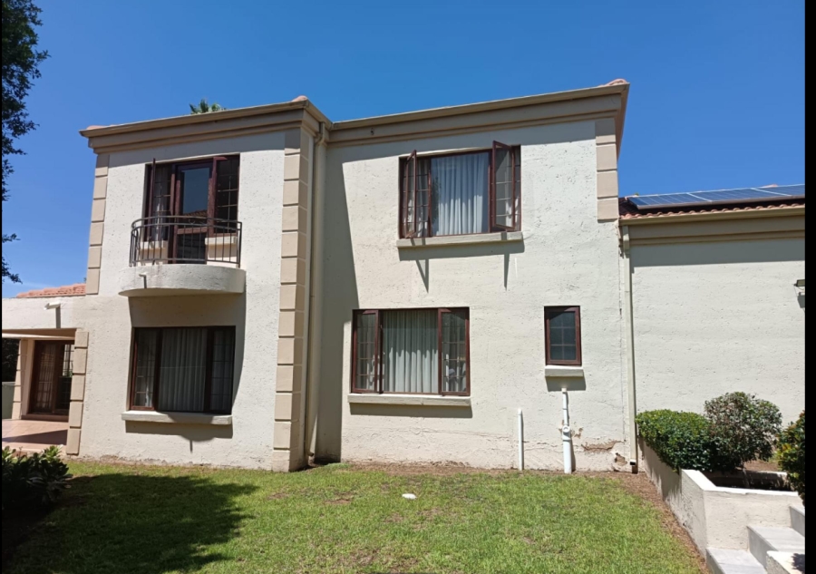 4 Bedroom Property for Sale in Broadacres Gauteng