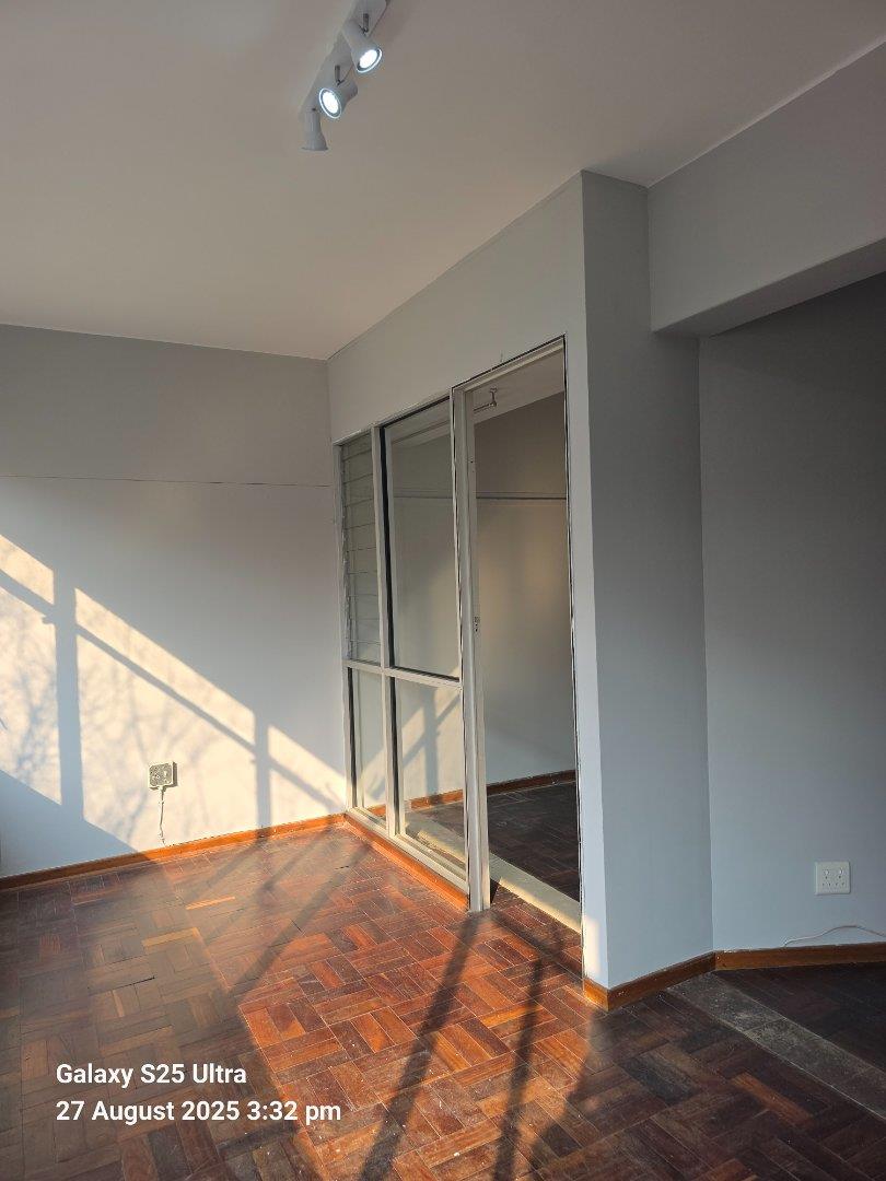 To Let 1 Bedroom Property for Rent in Rosebank Gauteng