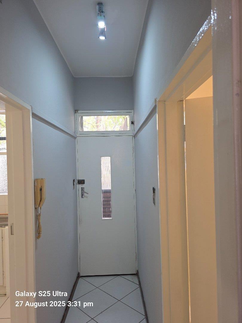 To Let 1 Bedroom Property for Rent in Rosebank Gauteng