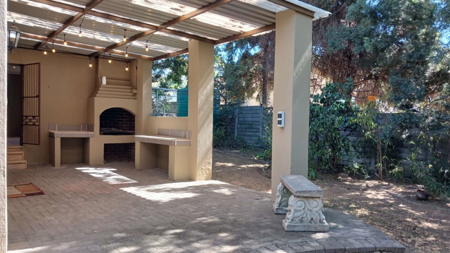To Let 4 Bedroom Property for Rent in Olivedale Gauteng