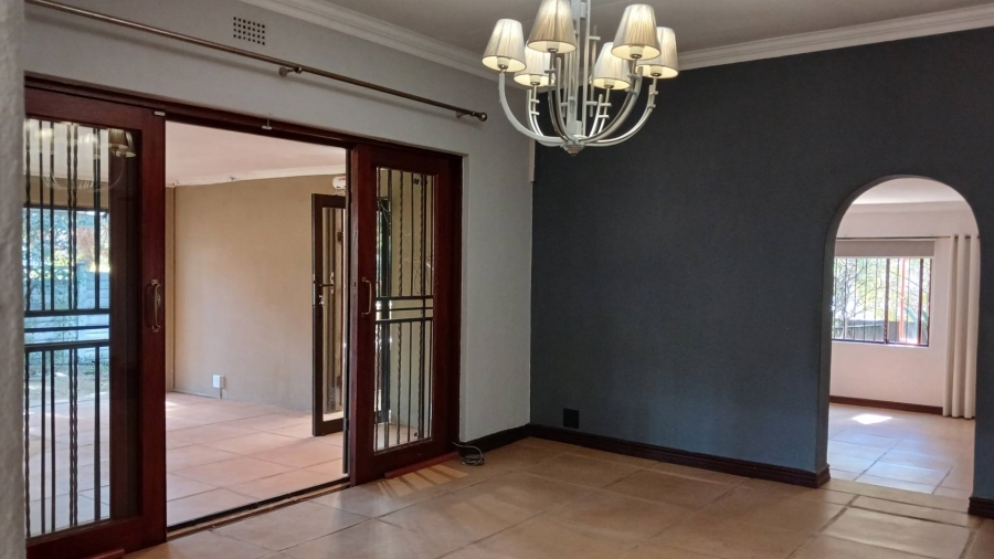 To Let 4 Bedroom Property for Rent in Olivedale Gauteng