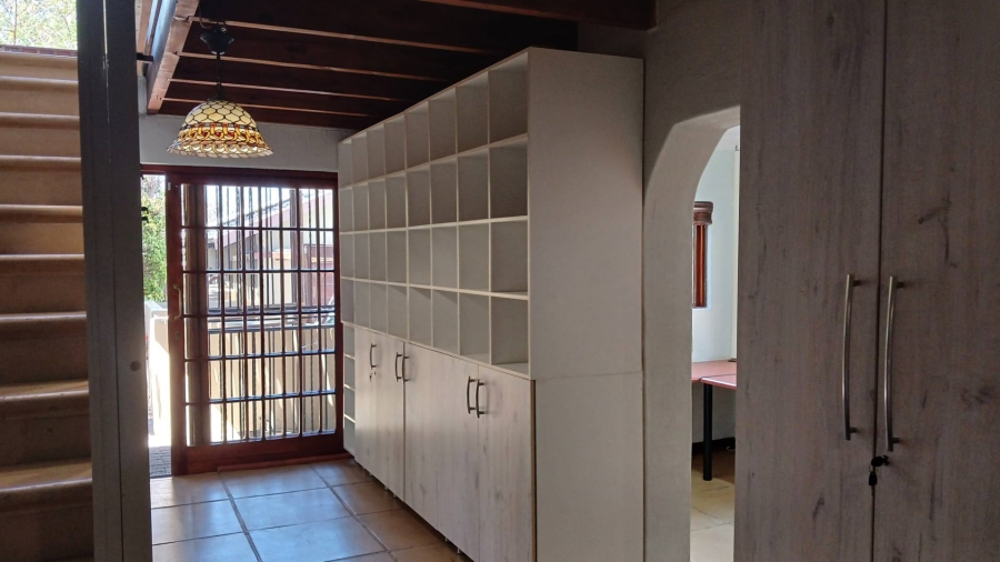 To Let 4 Bedroom Property for Rent in Olivedale Gauteng