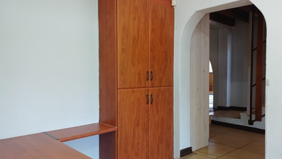 To Let 4 Bedroom Property for Rent in Olivedale Gauteng