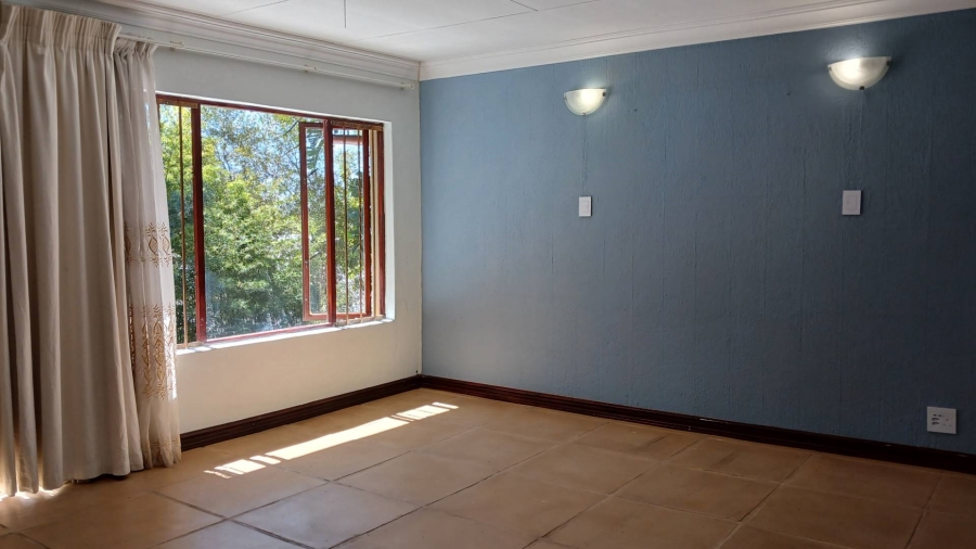 To Let 4 Bedroom Property for Rent in Olivedale Gauteng