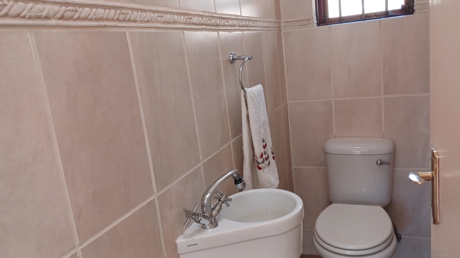 To Let 4 Bedroom Property for Rent in Olivedale Gauteng